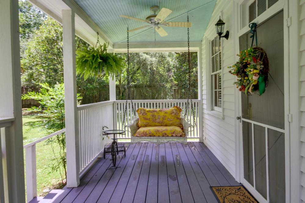 Romantic Cottage in Washington Historic District